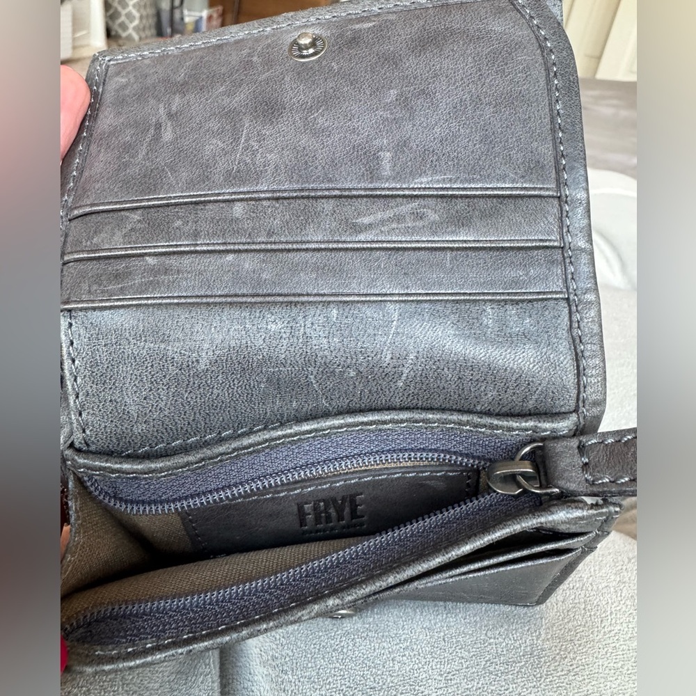 Frye Dark Gray Leather Wallet, New without tags - Picture 4 of 6